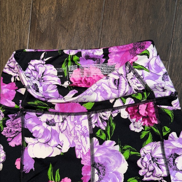 Victoria's Secret Pink and Purple Floral Leggings size 4 LIKE NEW CONDITION - Picture 3 of 5